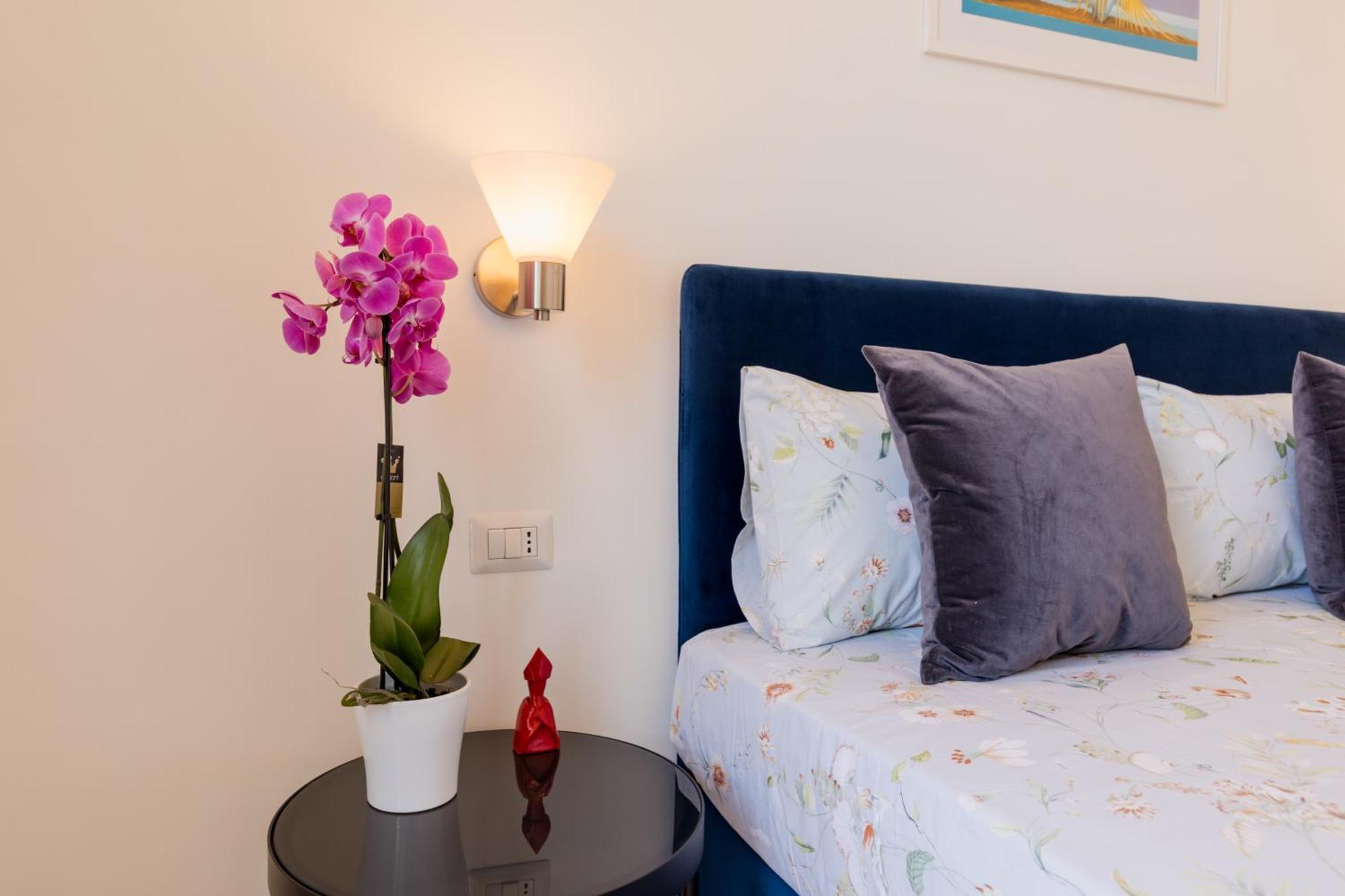 Blu Parthenope Suites Napoli Bagian luar foto