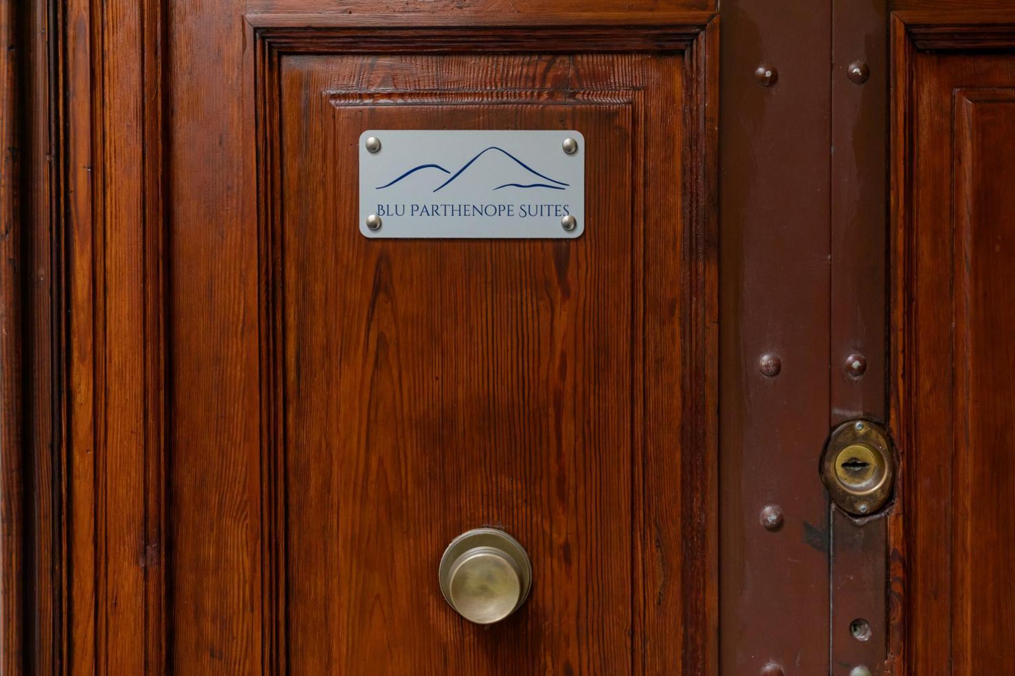 Blu Parthenope Suites Napoli Bagian luar foto
